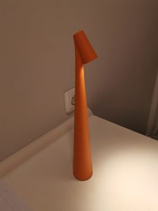 Zierliche Tischlampe 