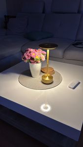 Sehr schöne Lampe …. bringt eine schöne Atmosphäre ins Wohnzimmer