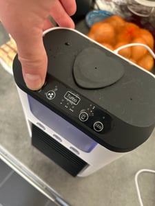 4-in-1 Mini Klimaanlage,RGB Luftkühler,Tragbare USB Ventilator mit 3 Modi,600ml Wassertank,Lange Akkulaufzeit,60° verstellbarer Winkel,Leiser,Schwarz Kunden-Foto 2