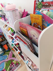 HOMMPA Kinder Bücherregal mit Rädern, Spielzeug-Organizer, 4-in-1 Regal mit 2 Schublade, 4 Spielzeugkisten für Kinderzimmer, Kita & Spielraum, Weiß Kunden-Foto 3