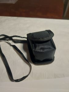 Misuratore di ossigenazione del sangue da dito, con display OLED. Misura la saturazione di ossigeno nel sangue (SpO2) e la frequenza cardiaca. Include una tracolla e batterie. Misuratore di ossigenazione del sangue da dito Foto del cliente 1