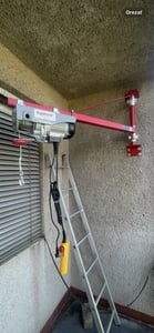 VEVOR Braccio di sostegno del paranco elettrico Capacità di carico 600 kg Braccio girevole porta paranco con asta Telaio del paranco in acciaio, braccio di sollevamento per ponteggi girevole a 180° Braccio di sollevamento con argano per officina Garage Foto del cliente 2