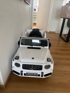 Mercedes-Benz G 63 G63 AMG V8 Biturbo Kinderauto Kinderfahrzeug Kinder Elektroauto 12V  / 2x Motoren / Öffnende Türen (Weiß) Kunden-Foto 3