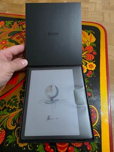 Onyx Go Color 7 (Gen II), 17,8 cm (7"), E Ink Kaleido 3, 1264 x 1680 Pixel, 4096 Farben, CBR, CBZ, CHM, DOC, DOCX, DjVu, EPUB, FB2, FB2.ZIP, HTML, MOBI, PDB, PDF, PRC, RTF, TXT, CBR, MP3, WAV Kunden-Foto 4