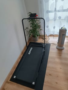 Zipro Laufband Elektrisch Colt – Klappbares Fitnessgerät für Zuhause Bis 12 km/h & 3-Stufen Steigung Leiser Motor mit Dämpfungssystem & Pulsmessung Kunden-Foto 7