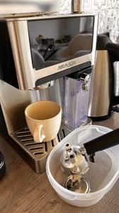 AIRMSEN Espressomaschine,20Bar,mit Milchsystem,Kaffeemaschine mit Touchscreen,Heiß-und Kalt-Extraktion,Bedienung per Knopfdruck,automatische Reinigung Kunden-Foto 2