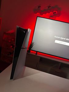 Sony Interactive Entertainment PlayStation 5 Slim Digital Edition, PlayStation 5, Schwarz, Weiß, 16384 MB, GDDR6, 448 GB/s, AMD Kunden-Foto 1