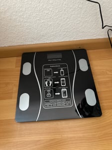 Personenwaage Digital, Körperfettwaage, Waage mit APP, Bluetooth Waage für Körperfett, mit BMI-Messung und automatischer Kalibrierung, LCD Display Kunden-Foto 2