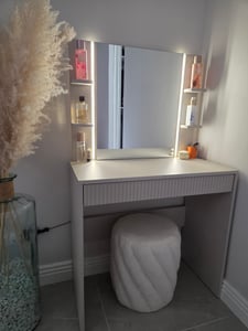 IDOHOME-Schminktisch ELENA mit Schublade in Kaschmir mit Spiegel und LED-Beleuchtung geriffelte Front eleganter Frisiertisch für Schlafzimmer Kunden-Foto 2