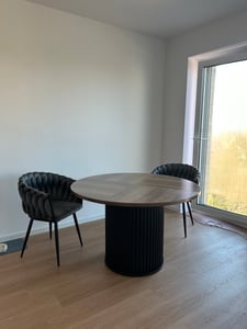 Tribesigns Esstisch Rund, 120 cm Esstisch Schwarz, für 4-6 Personen, Esszimmertisch Mit Stabilem Metallgestell, Moderne Esszimmermöbel Kunden-Foto 5