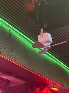 Mobilný stropný ventilátor na batériu, Ø 26 cm, biely – tichý ventilátor s diaľkovým ovládaním, osvetlením a časovačom, prenosný s úchytom na zavesenie, vhodný na kempovanie aj do domácnosti Fotografia od zákazníka č. 2