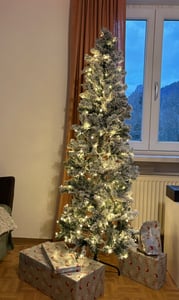 COSTWAY albero di Natale a matita 180cm, albero di Natale artificiale 500 aghi in PVC con neve, albero di Natale artificiale con 250 LED bianchi caldi e supporto in metallo Foto del cliente 2
