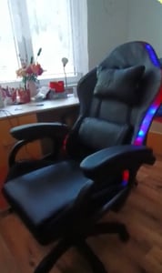 Fotel Gamingowy Dla Gracza Krzesło Biurowe Podnóżek + Masaż + Led + Pilot Zdjęcie produktu od klienta nr 1