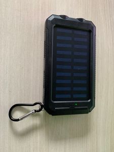 Solar Powerbank, 30.000 mAh Solar-Ladegerät, Tragbares Ladegerät, Externer Akku, mit USB C und Micro USB Eingang, Taschenlampe Kunden-Foto 4