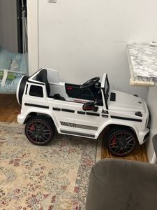 Mercedes-Benz G 63 G63 AMG V8 Biturbo Kinderauto Kinderfahrzeug Kinder Elektroauto 12V  / 2x Motoren / Öffnende Türen (Weiß) Kunden-Foto 8