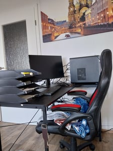 COMHOMA Schreibtisch Gaming Tisch mit Regal, Eckschreibtisch mit USB-Ladeanschluss und Steckdose, 120cm Computertisch L Form, PC Tisch für Büro, Heimb Kunden-Foto 9