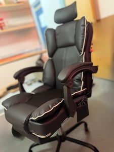 Gaming-Stuhl mit Ventilator, Bürostuhl, Luftkühler und Kühlung – Belüfteter Kühlsitz, mit Liegefunktion,  sanfte Vibrationsmassage, Schwarz Kunden-Foto 46