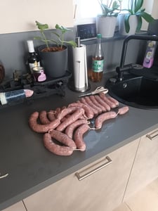 Schweindärme 28/30mm | 15 Meter | Schweinedarm Wurst Naturdarm Würstchen Därme zur Wurstherstellung Natürliche Schweinedärme - Kaliber 28/30 mm, 15 m Kunden-Foto 5