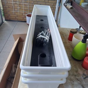 Blumenkasten Milano 3er Set - Weiss - Mit Hydroeinsatz und Wasserstandsanzeiger 80 cm Kunden-Foto 2