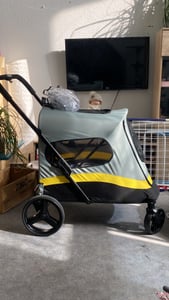 WISFOR 2 w 1 wózek dla psa budka dla psa wózek dla psa składany do 42 kg wózek dla zwierząt z siatkowymi okienkami regulowana rączka wózek dla kota jogger Zdjęcie produktu od klienta nr 3
