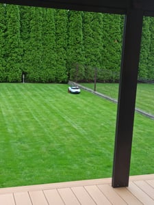 Navimow i220 LiDAR Rasenmäher Roboter für 2000m² mit Garage, Geländereifen für Hänge bis 45% Neigung, LiDAR und Vision Dual System (Getrennt versandt) Kunden-Foto 6