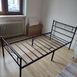 Łóżko metalowe Yaheetech Rama łóżka Rama łóżka, zagłówek z motywem chmurki, 140 x 200 cm, biały Zdjęcie produktu od klienta nr 1