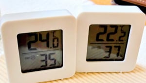 5 Stück Thermometer für Innenräume, Raumthermometer Digital Innen, LCD Intelligentes Hygrometer Kunden-Foto 9