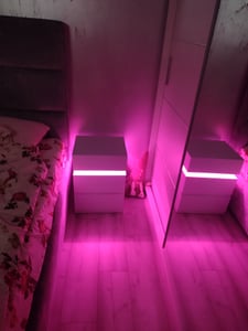 Noční stolek VASAGLE s LED osvětlením, se 3 zásuvkami, bílý Fotografie od zákazníka č. 23