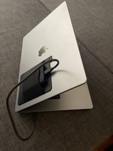 Kus Přenosný držák na externí pevné disky, brašna na notebook, organizér na baterie, bezdrátovou myš, kabel, sluchátka a pero Fotografie od zákazníka č. 2