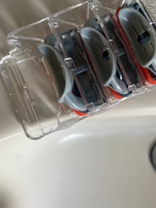 Gillette Fusion 5 Rasierklingen, 4 Ersatzklingen für Nassrasierer mit 5-fach Kli Foto del cliente 1