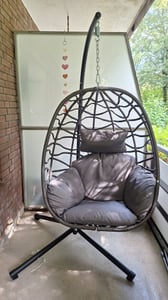 Fotel wiszący tillvex® z ramą do użytku na zewnątrz i pokrowcem odpornym na warunki atmosferyczne wraz z elementami mocującymi | Składany fotel wiszący o nośności do 150 kg | Fotel wiszący z rattanu | Fotel wiszący do wnętrz, ogrodu, balkonu i tarasu Zdjęcie produktu od klienta nr 2