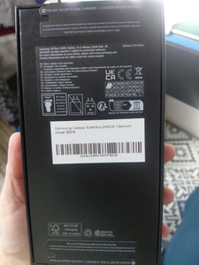 Samsung Galaxy S24 Ultra , 17,3 cm (6.8"), 3120 x 1440 Pixel, 12 GB, 1 TB, 200 MP, Schwarz, Titan Kunden-Foto 2
