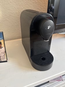 Tchibo Cafissimo „Pure plus“ Kaffeemaschine Kapselmaschine für Caffè Crema, Espresso und Kaffee, 0,8l, 1250 Watt, Weiß Kunden-Foto 1