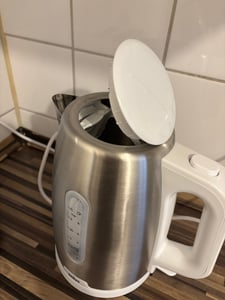 Braun WK 1500, 1,7 l, 2200 W, Edelstahl, Weiß, Wasserstandsanzeige, Überhitzungsschutz Kunden-Foto 3