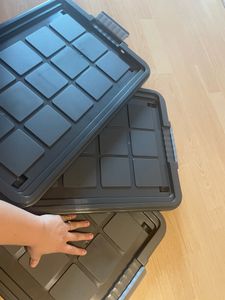 Novaliv 7-delige set opbergboxen met deksel, antraciet: 1x 45 liter + 2x 15 liter + 2x 5 liter + 2x 2 liter. In elkaar te zetten, stapelbaar, met clipsluiting, rollende boxen, BPA-vrij Klantenfoto 3