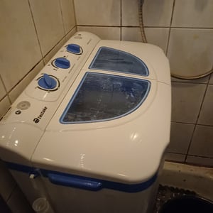 tectake Mini-Waschmaschine 4,5 kg, 3,5 kg Schleuder - Energieeffizient - Blau/Weiß, 65x40x75 cm Kunden-Foto 5