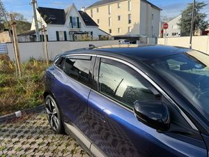 J&J AUTOMOTIVE | Windabweiser Passend Für Seat Formentor 5d ab 2020 4tlg, Heko Regenabweiser, Schwarz, Getönt, Aerodynamisch, Einfache Montage, Befeistigung mit Clips Kunden-Foto 1