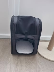 Knupis Katzenrucksack & Hunderucksack bis 7kg - Leicht - Hellgrau - Sicherheitsleine & waschbare Einlage - 300D Oxford - Für Katzen & kleine Hunde Kunden-Foto 1