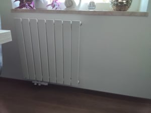 SONNI radiatore a pannello 1800×542mm Radiatore verticale monostrato antracite Foto del cliente 1