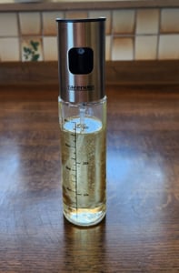 Arendo Ölsprüher, Olivenölspender, Ölspender, Glas, Skala 90 ml, Silikonbürste, Reinigungsbürste, Trichter, für Heißluftfritteuse, Backen, Kochen, Braten, Salat, Grill, BPA Frei Kunden-Foto 1