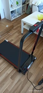 Klappbares Laufbänder – 3-in-1-Laufband mit 7 % Steigung – Walking Pad 1–8 km/h einstellbar – Lauffläche 38,5 x 90 cm - 2.5 ps Laufpad bis 130 kg Kunden-Foto 9