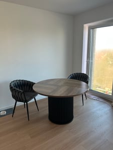 Tribesigns Esstisch Rund, 120 cm Esstisch Schwarz, für 4-6 Personen, Esszimmertisch Mit Stabilem Metallgestell, Moderne Esszimmermöbel Kunden-Foto 6
