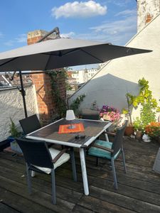 Deuline® Alu 360° drehbare Ampelschirm Ø300cm Sonnenschirm mit Schutzhülle Kurbelschirm UV50+ Gartenschirm Marktschirm Mallorca-Elite 521815 Kunden-Foto 11