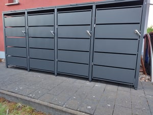Albatros cassonetto per rifiuti 2 cassonetti | fino a 240 litri | grigio antracite RAL 7016 | acciaio zincato | ammortizzatore premium | set di adesivi | resistente alle intemperie | piedini regolabili | maniglia con serratura | cassonetto da giardino | sviluppato in Germania Foto del cliente 1