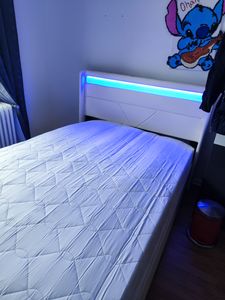 Merax hydraulická čalúnená posteľ 140x200 cm s LED a podstavcom pod posteľ, úložná posteľ s lamelovým roštom, funkčná manželská posteľ Imitácia kože Fotografia od zákazníka č. 2