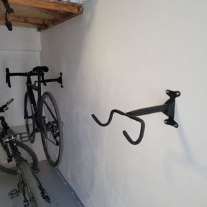 Bernie portabici pieghevole a parete salvaspazio per garage e casa Foto del cliente 1
