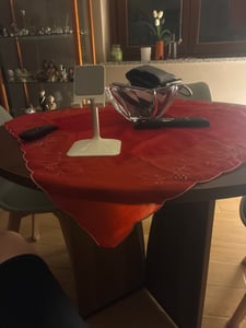 Kulatý jídelní stůl Tribesigns pro 4 osoby, s dřevěnou deskou a nohami, s robustním X-rámem, 100*100*75 cm, jídelna a obývací pokoj, rustikální hnědá barva Fotografie od zákazníka č. 1