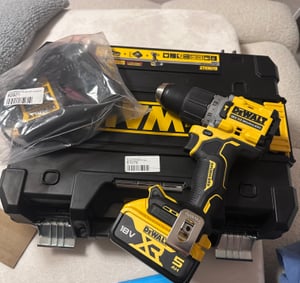 Akumulátorová příklepová vrtačka DeWalt DCD 805 P1T 18 V 90 Nm bez kartáčů + 1x akumulátor 5,0 Ah + nabíječka + TSTAK Fotografie od zákazníka č. 1