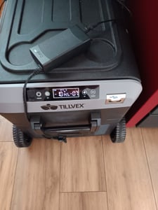 tillvex® Kompressor Kühlbox mit Akku elektrisch 40 Liter / Schwarz | Elektrische Gefrierbox mit APP-Steuerung USB-Anschluss 12/24 V 230V | Kühlschrank bis -20 °C Kunden-Foto 1
