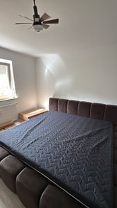 Chilly Möbel Design Bett Stone - Polsterbett mit Bettkasten, Lattenrost und Kopfteil 200x200 cm / Metallrahmen / Samt / Braun Kunden-Foto 2